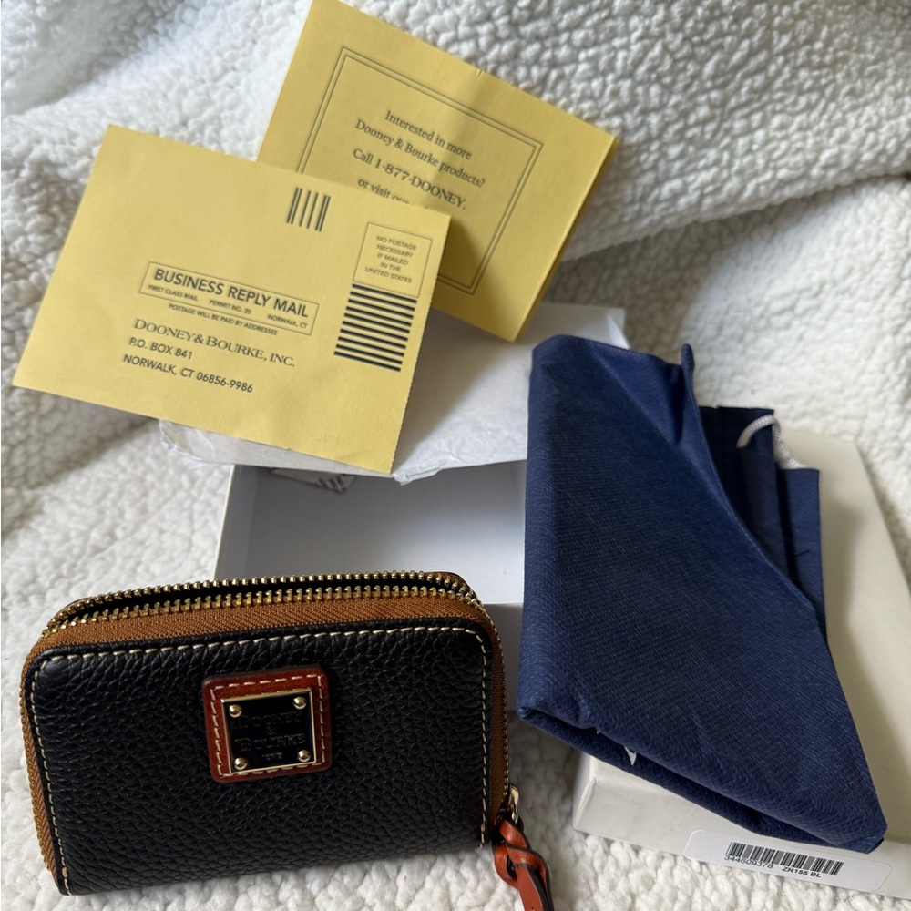 Dooney & Bourke Black and Tan Key Holder